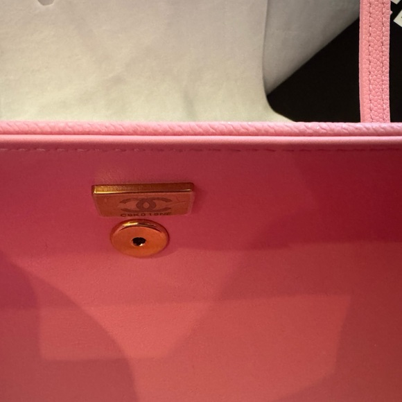 Chanel Classic Pink Shoulder Bag - Picture 5 of 6